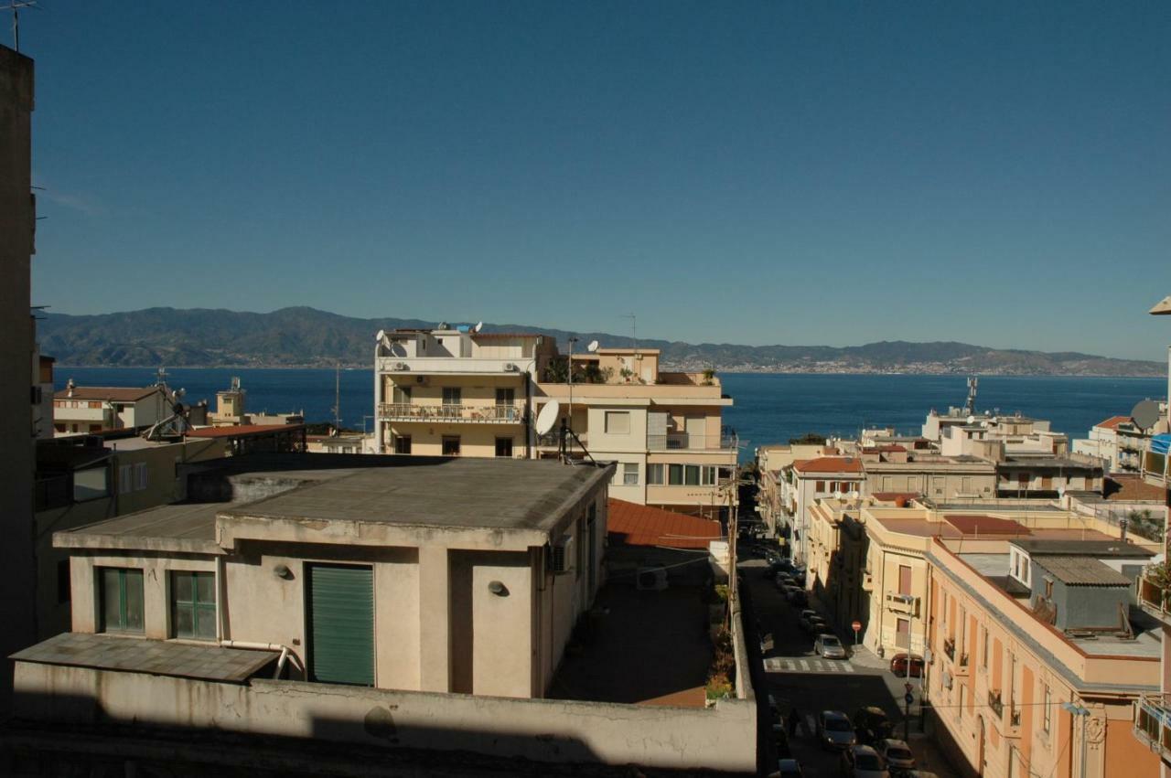 Fuori Squadro - In Centro Con Terrazza Relax Vista Mare Frühstückspension